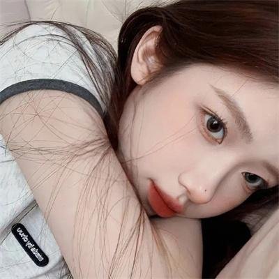 蒂拉·耶马 海报